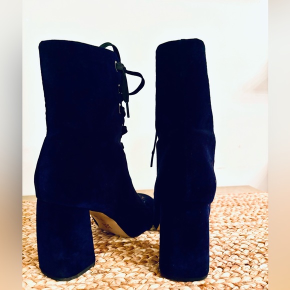 BCBGeneration Alexa Navy Blue Velvet Lace-up Boots Size 9.5 - Picture 4 of 9